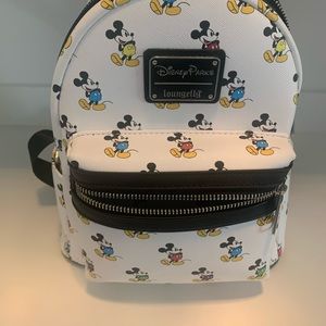 Disney Rainbow lounge fly